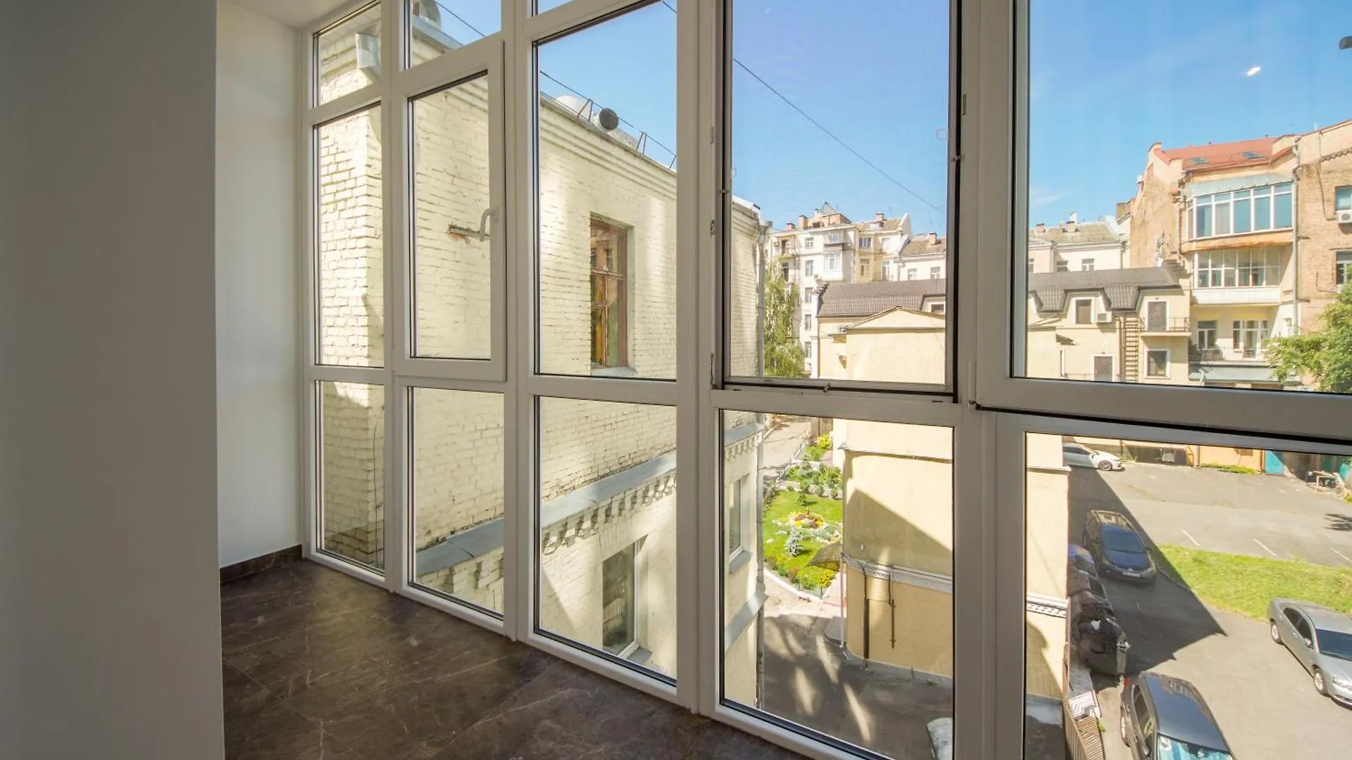 Apartments Near Parus Business Centre Kyiv