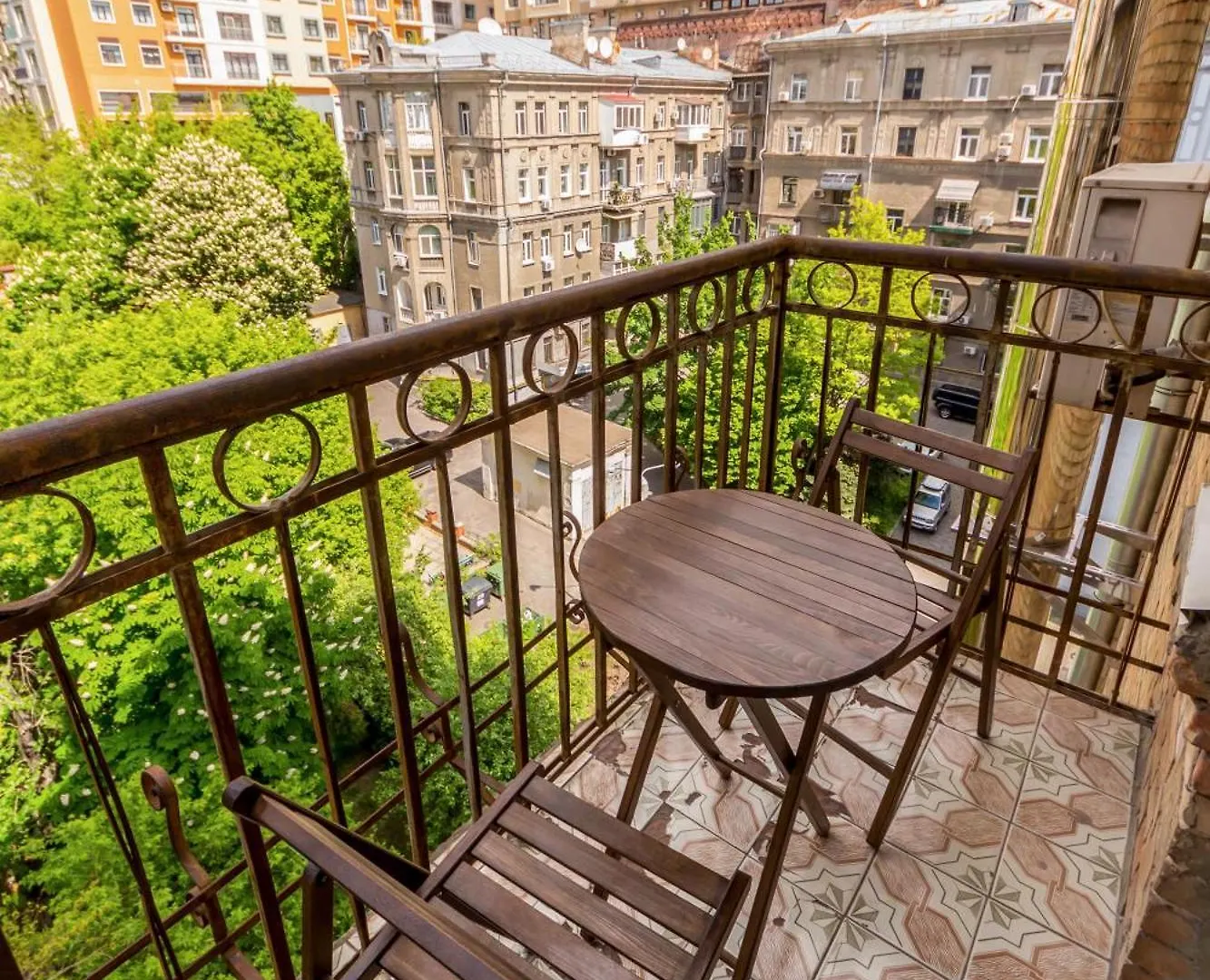 Apartments Near Parus Business Centre Kyiv