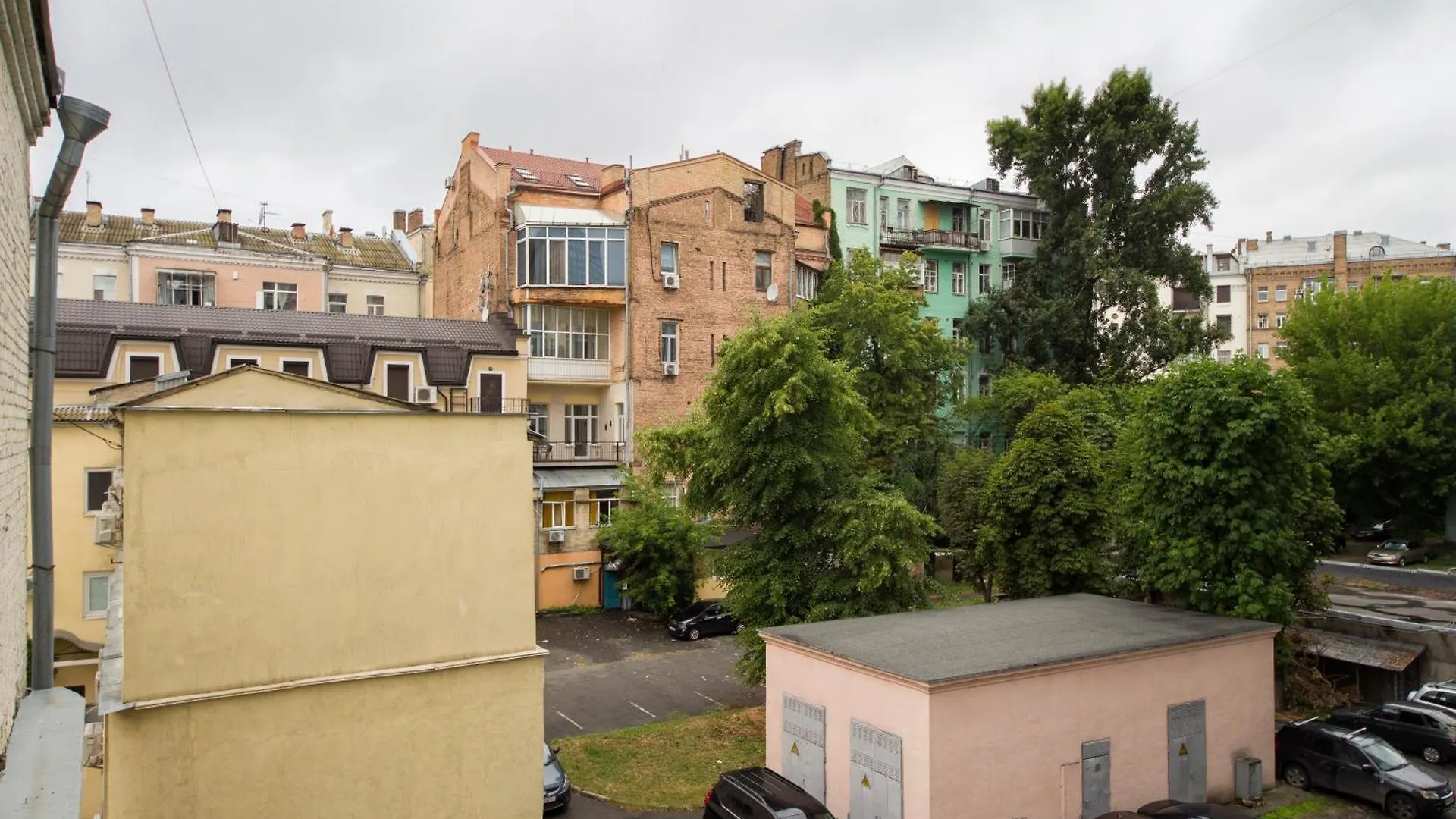 Apartments Near Parus Business Centre Киев
