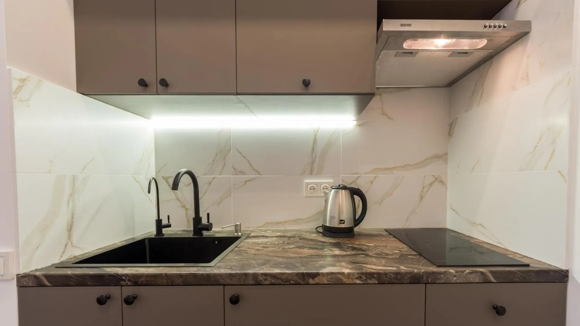 Apartments Near Parus Business Centre Kyiv