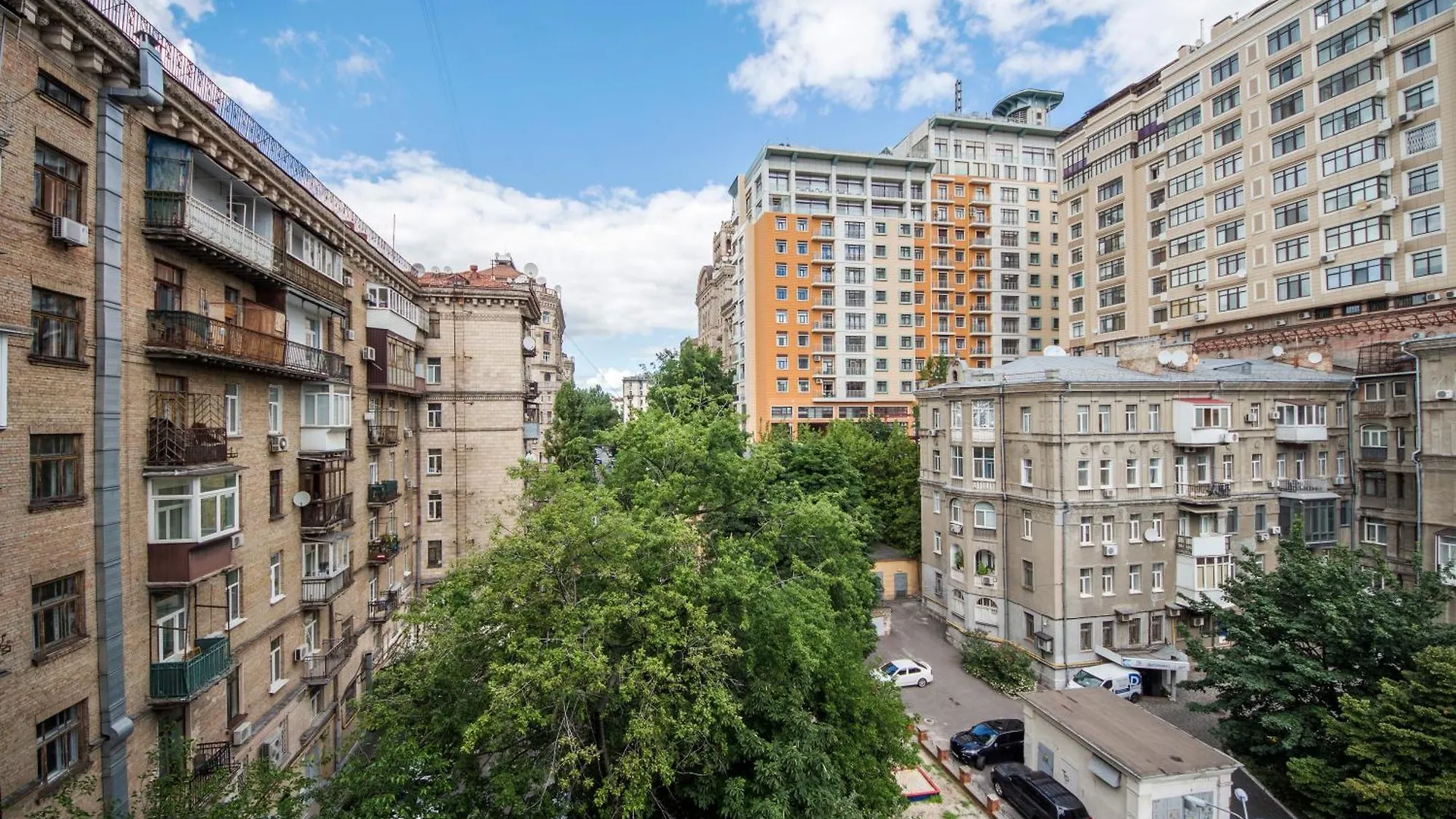 Apartments Near Parus Business Centre Kyiv