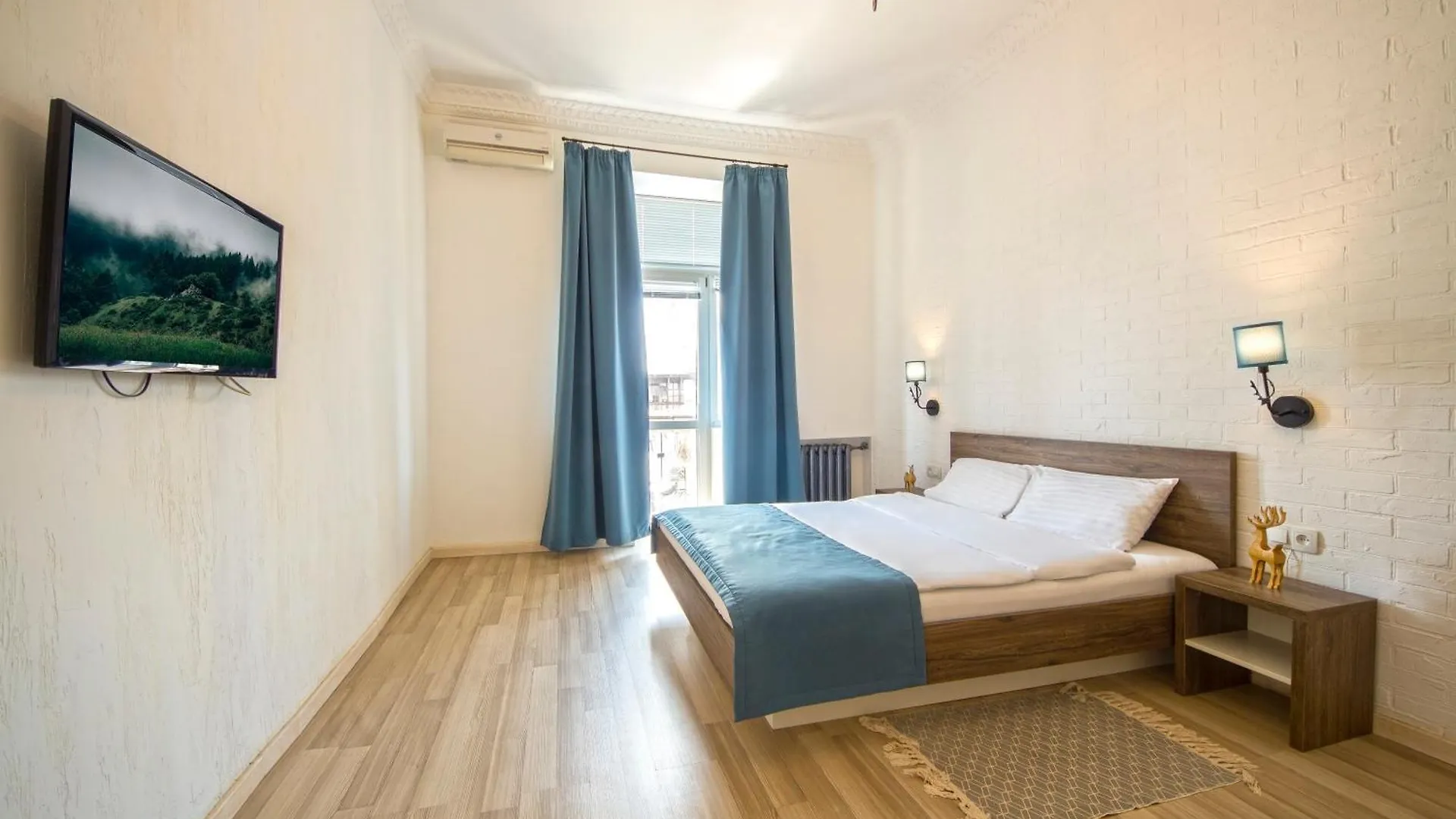 Apartments Near Parus Business Centre Kyiv 0*,