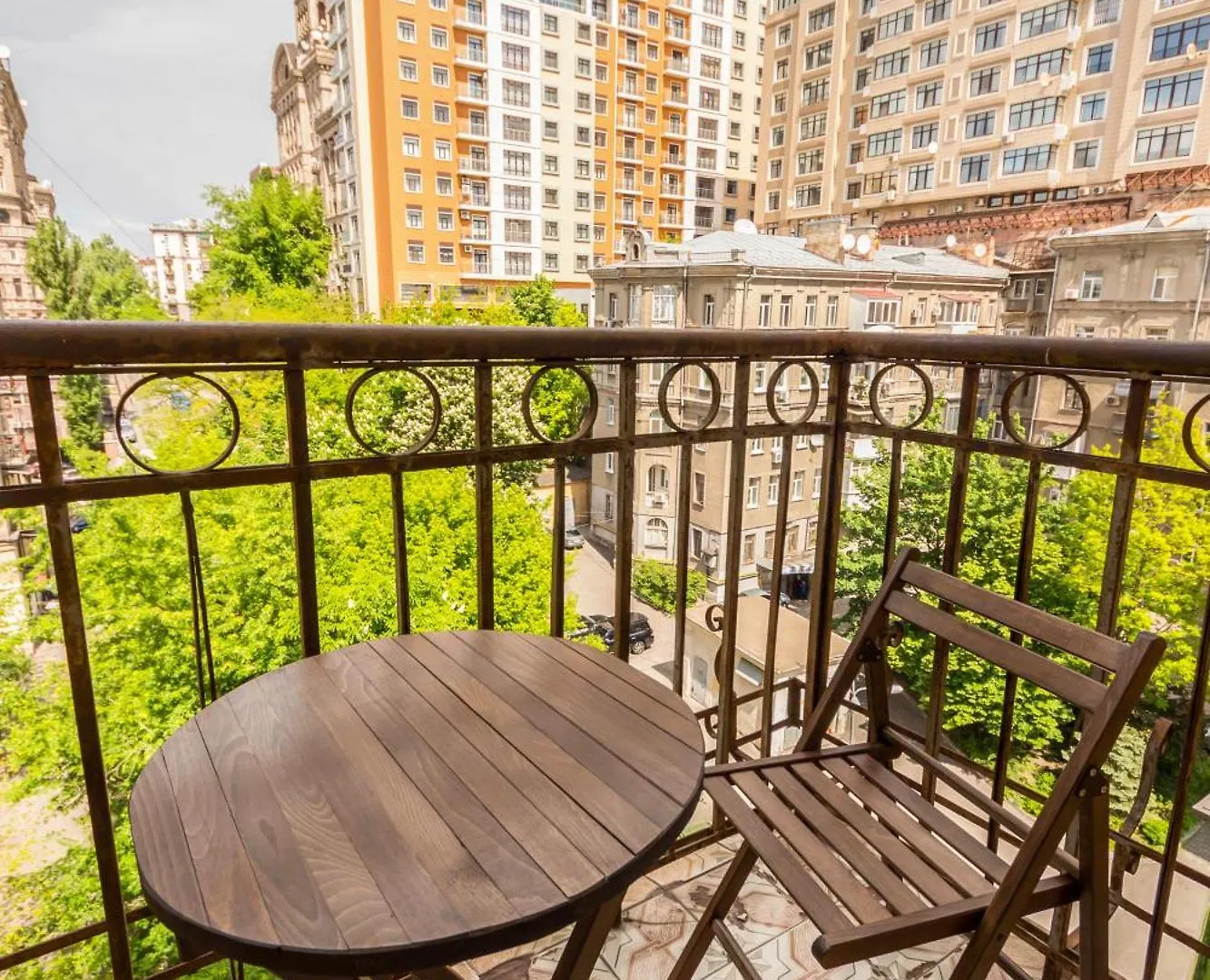 Apartments Near Parus Business Centre Kyiv